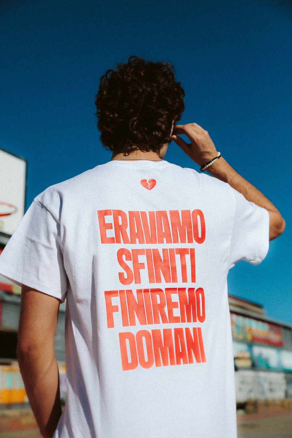 T-shirt Finiremo Bianca Rossa