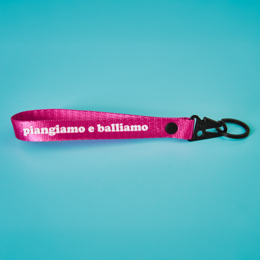 Portachiavi rosa piangiamo / balliamo – le chiavi del tuo cuore spezzato.